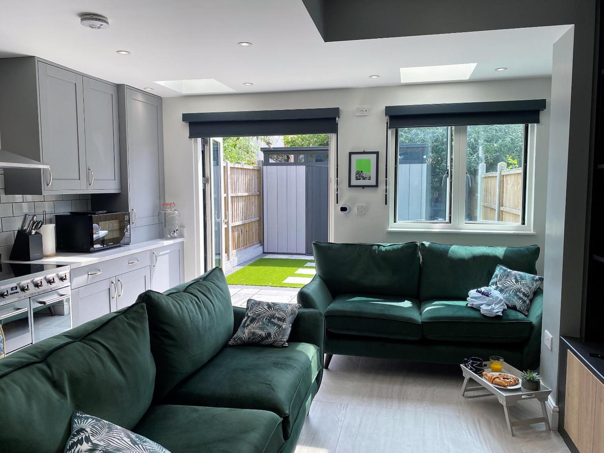 Superb Townhouse Near Vibrant Gloucester Road Bristol Exterior photo