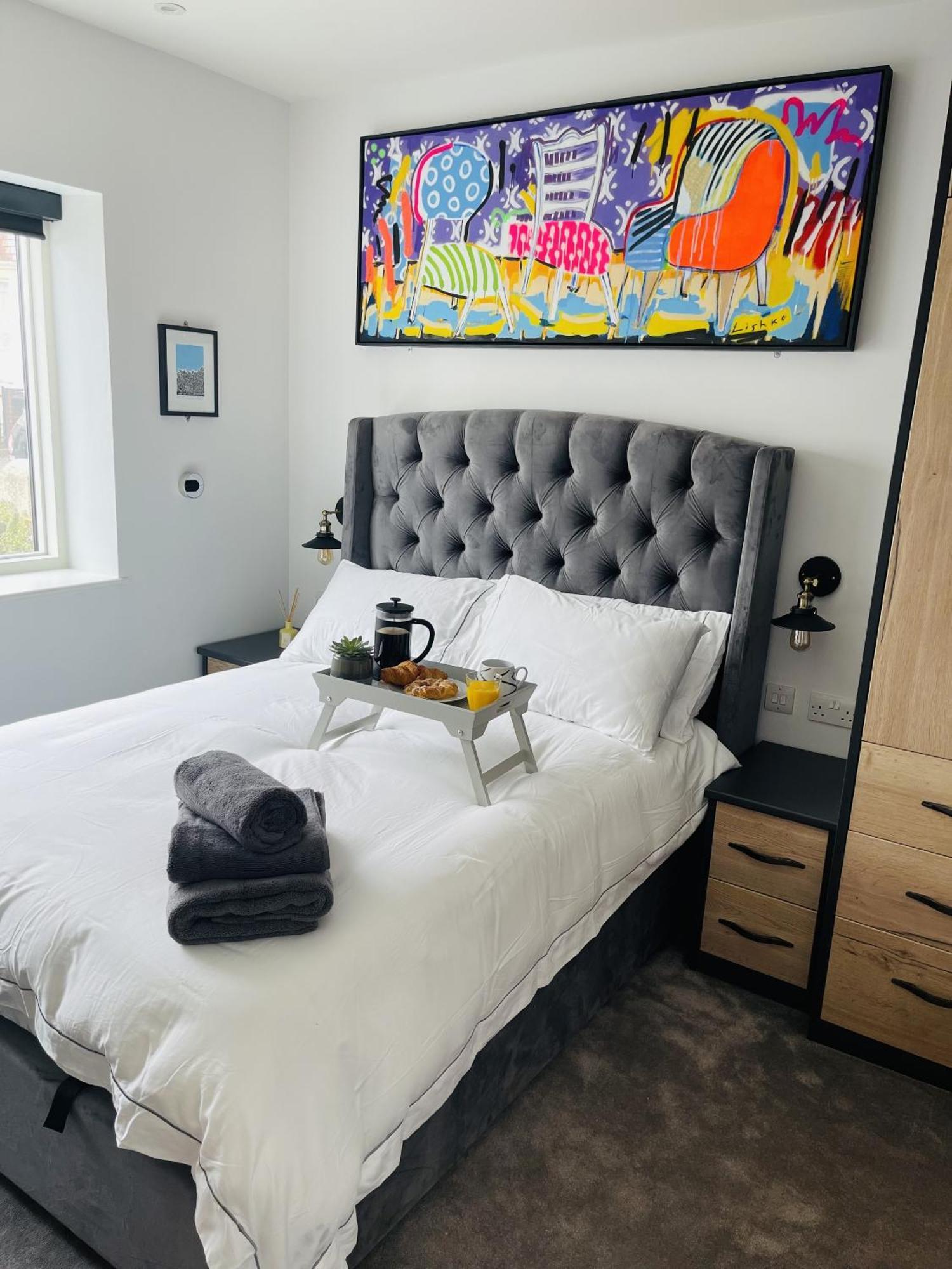 Superb Townhouse Near Vibrant Gloucester Road Bristol Room photo